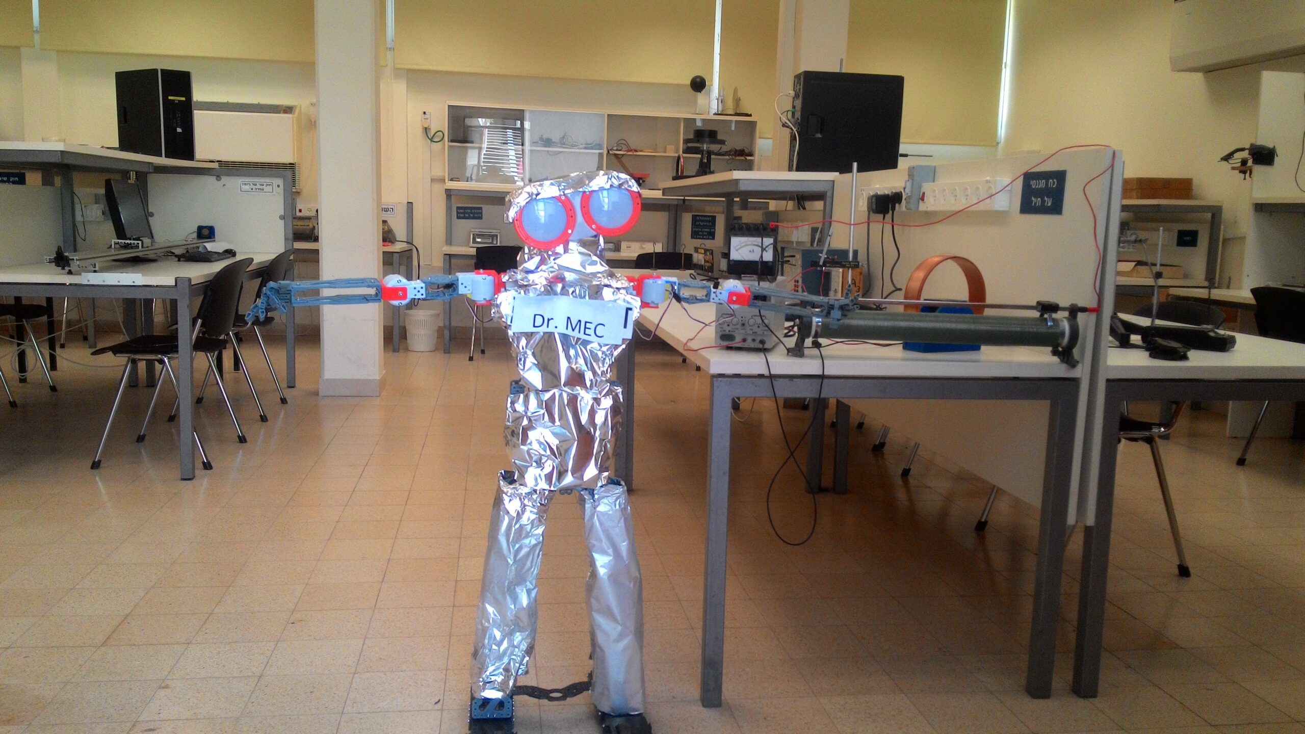 Laborator de robotică și inginerie
