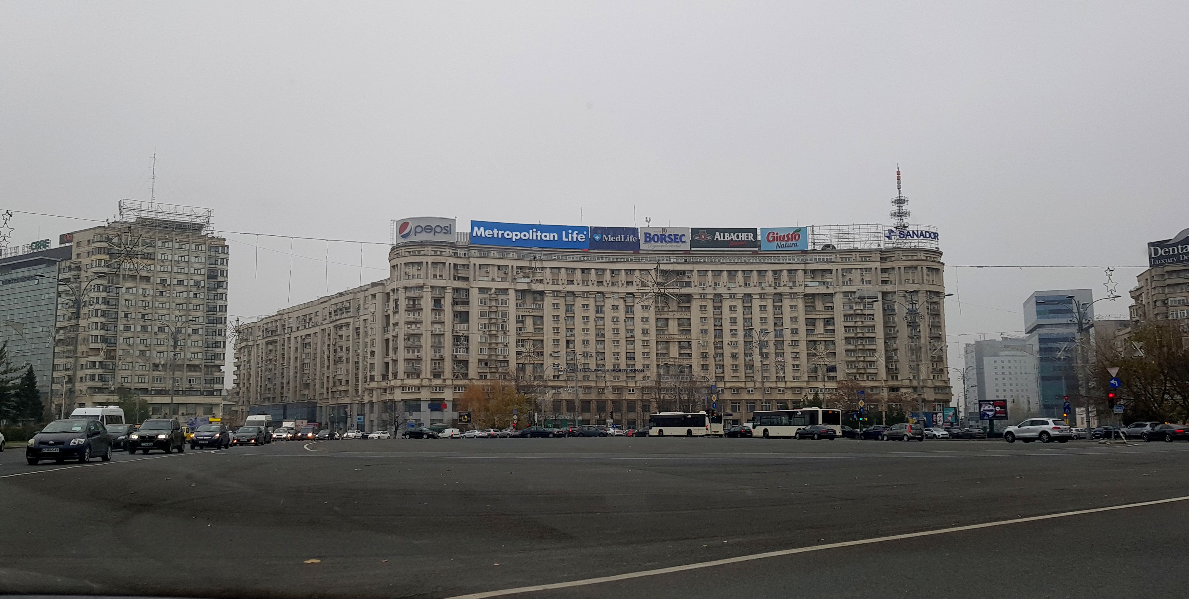 Piața Victoriei din București, imagine de arhivă Wikimedia Commons